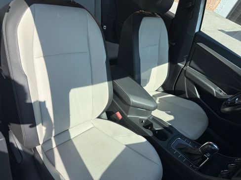 Used 2019 Volkswagen Jetta R-Line FWD image 9