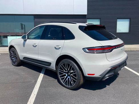 Used 2025 Porsche Macan AWD/4WD image 9