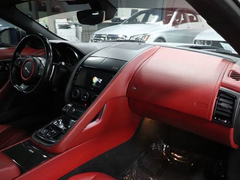 Used 2016 Jaguar F-TYPE R image 18