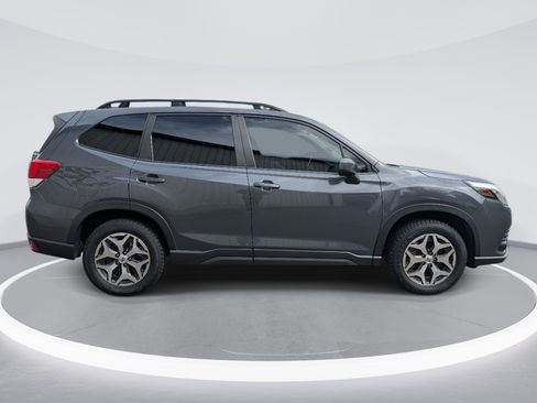 Used 2023 Subaru Forester Premium AWD/4WD image 4