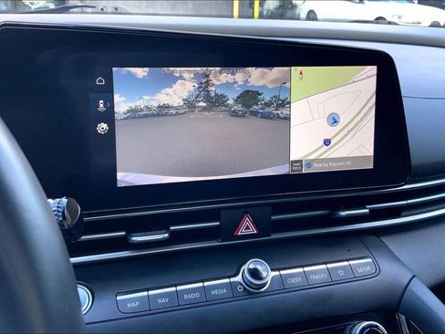 Used 2023 Hyundai Elantra SEL w/ Convenience Package image 19