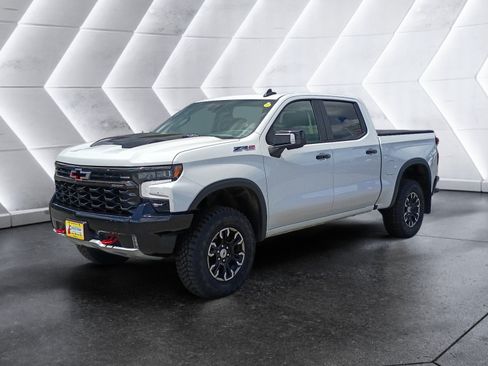 Used 2022 Chevrolet Silverado 1500 ZR2 AWD/4WD image 2