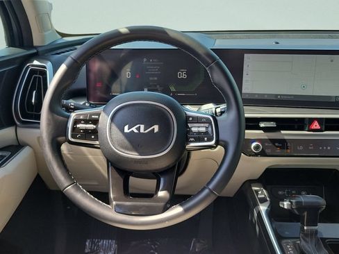 Used 2024 Kia Sorento S FWD image 12