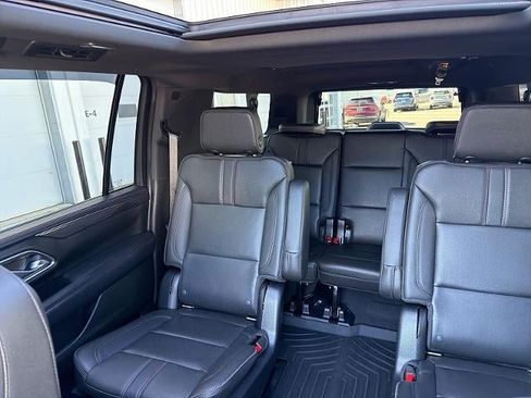 Used 2022 Chevrolet Suburban RST w/ Sport Performance Package AWD/4WD image 38