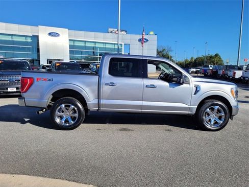 Used 2022 Ford F150 XLT w/ Equipment Group 302A High image 11