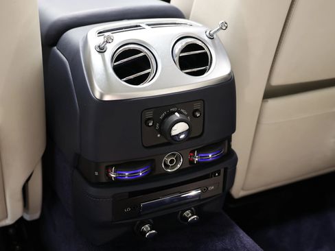 Used 2015 Rolls-Royce Ghost RWD image 72