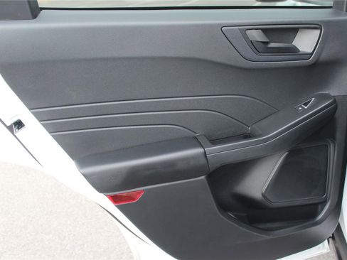 Used 2022 Ford Escape SE image 39