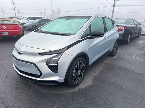 Used 2023 Chevrolet Bolt LT image 2