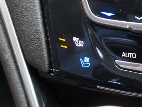 Used 2016 Cadillac XTS Premium image 28