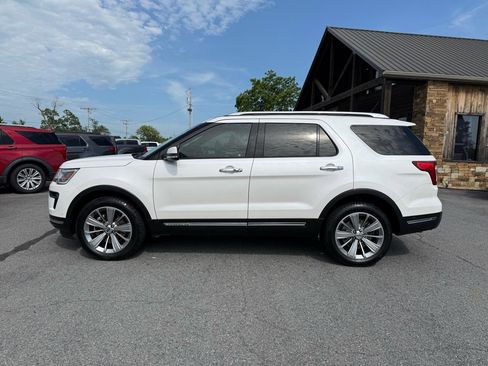 Used 2018 Ford Explorer Limited w/ Equipment Group 301A AWD/4WD image 3