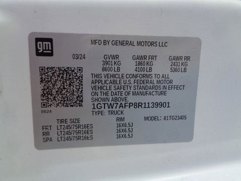 Used 2024 GMC Savana 2500 w/ Driver Convenience Package image 22