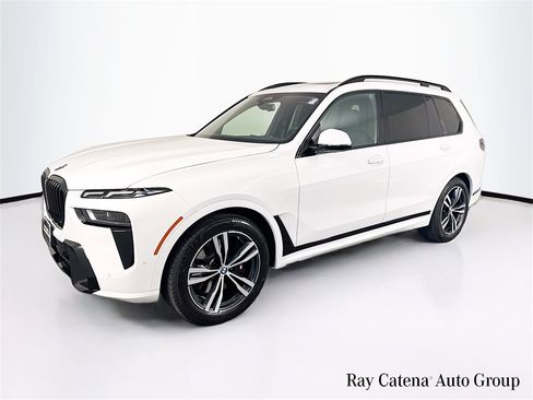 Used 2026 BMW X7 xDrive40i w/ Executive Package image 3