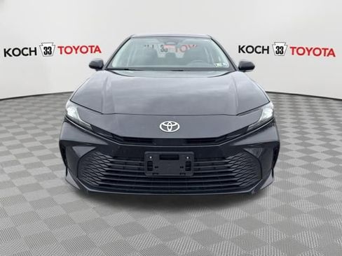 Used 2025 Toyota Camry LE image 2