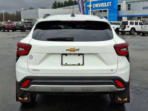 Certified 2024 Chevrolet Trax LT w/ Driver Confidence Package image 5