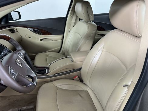 Used 2010 Buick LaCrosse CXS image 16