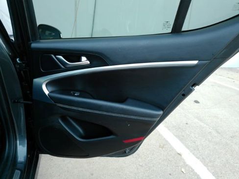 Used 2020 Genesis G70 2.0T image 23