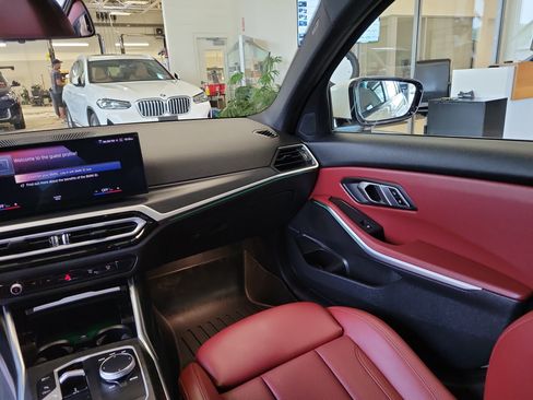 Used 2023 BMW 330i xDrive Sedan w/ Premium Package AWD/4WD image 19