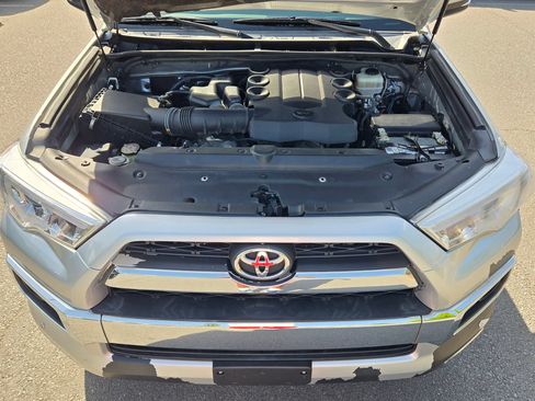 Used 2016 Toyota 4Runner Limited AWD/4WD image 19