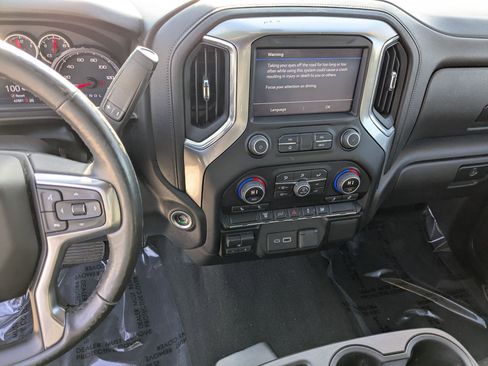 Certified 2022 Chevrolet Silverado 3500 LT w/ Convenience Package image 15