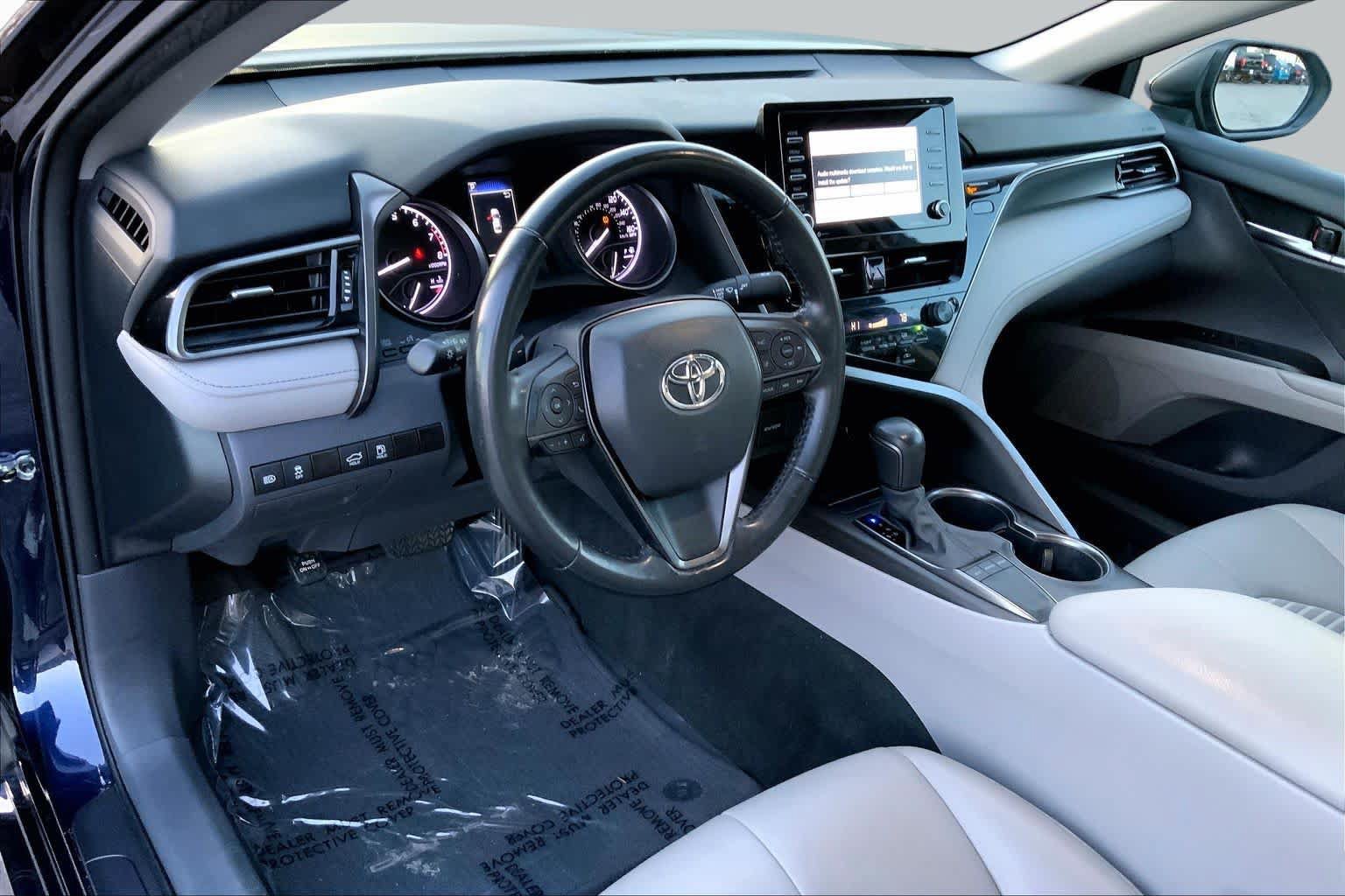 Used 2022 Toyota Camry SE w/ Convenience Package FWD image 17
