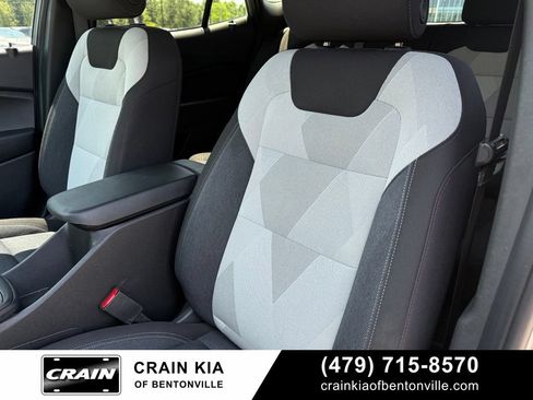 Used 2025 Chevrolet Trax RS FWD image 22