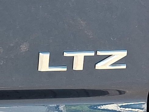 Used 2022 Chevrolet Silverado 1500 LTZ w/ LTZ Premium Package AWD/4WD image 31