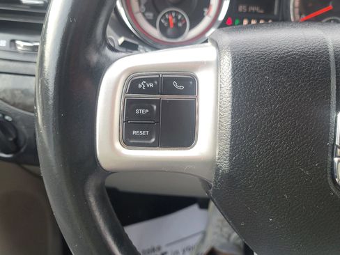 Used 2015 Dodge Grand Caravan SXT w/ UConnect Hands-Free Group image 31