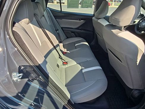 Used 2025 Toyota Camry SE image 28