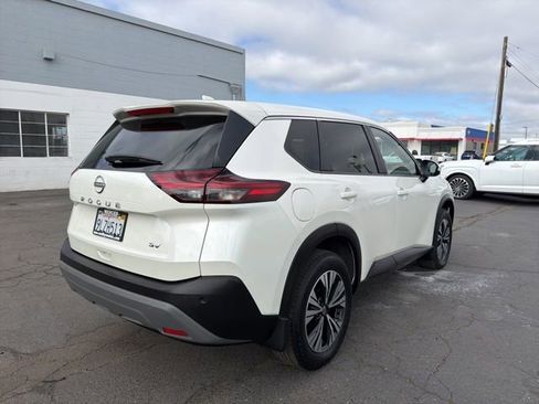Used 2023 Nissan Rogue SV FWD image 5