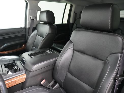 Used 2016 Chevrolet Suburban LTZ image 9