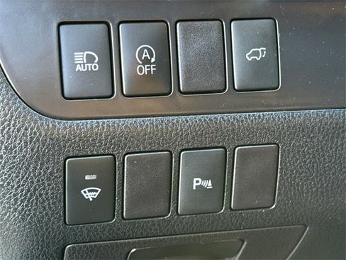 Used 2019 Toyota Highlander Limited image 25