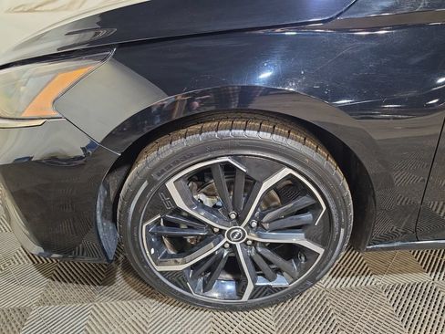 Used 2024 Nissan Altima 2.5 SR FWD image 18