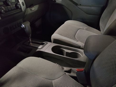 Used 2015 Nissan Frontier SV w/ SV Value Truck Package RWD image 26