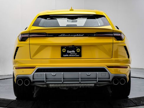 Used 2021 Lamborghini Urus AWD/4WD image 12