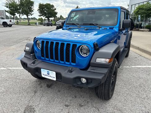 Used 2024 Jeep Wrangler Unlimited Sport AWD/4WD image 11
