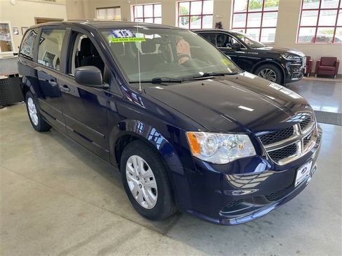 Used 2015 Dodge Grand Caravan American Value Package w/ UConnect Hands-Free Group FWD image 2