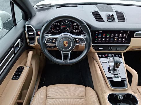 Used 2022 Porsche Cayenne AWD/4WD image 12