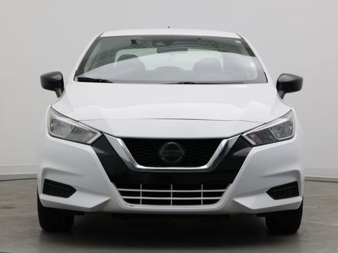 Used 2020 Nissan Versa S FWD image 2