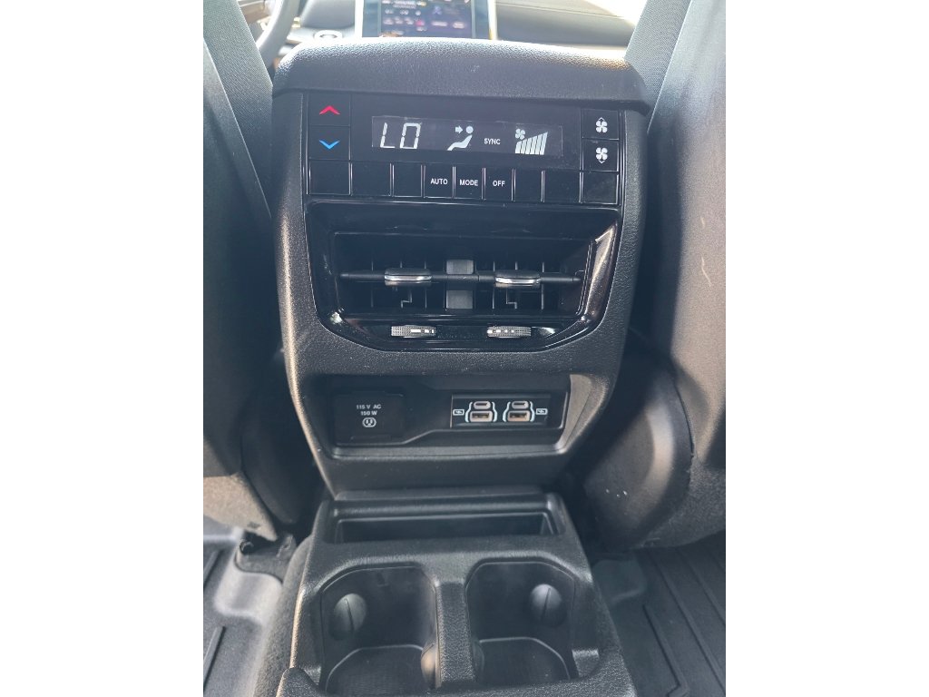 Used 2023 Jeep Grand Cherokee L Laredo AWD/4WD image 18