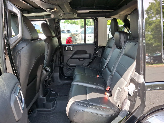 Used 2023 Jeep Wrangler Unlimited Sahara AWD/4WD image 10