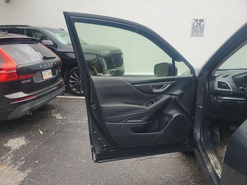 Used 2023 Subaru Forester Premium image 20