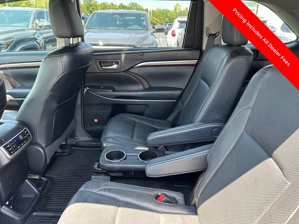 Used 2015 Toyota Highlander Limited Platinum FWD image 15