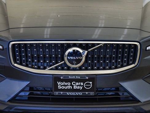 Certified 2024 Volvo V60 B5 Cross Country Plus image 8