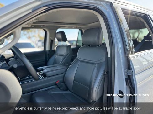 Used 2025 Ford Expedition Active AWD/4WD image 11