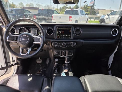 Used 2023 Jeep Wrangler Unlimited Sahara w/ Cold Weather Group image 13
