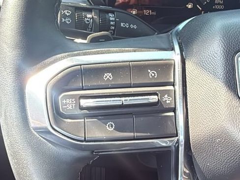 Used 2025 GMC Acadia Elevation FWD image 17