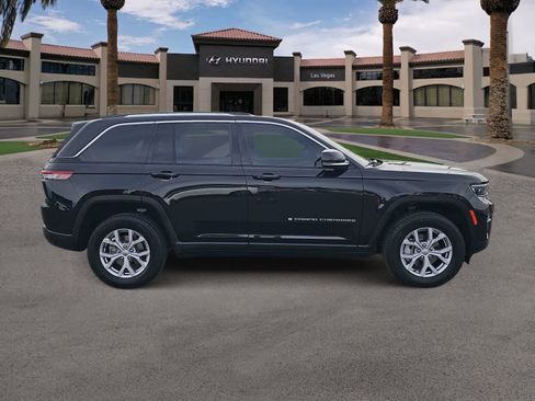 Used 2022 Jeep Grand Cherokee Limited AWD/4WD image 9
