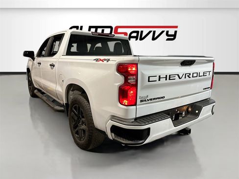 Used 2024 Chevrolet Silverado 1500 Custom w/ Turbomax Blackout Package image 5