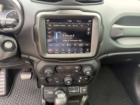 Used 2023 Jeep Renegade Latitude w/ Sun/Sound Group AWD/4WD image 28
