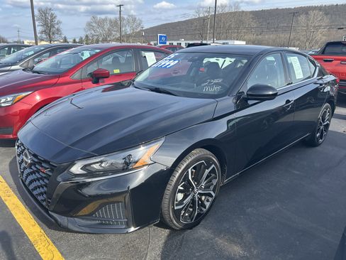 Used 2025 Nissan Altima 2.5 SR image 4
